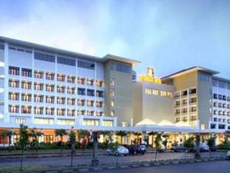 Sutanraja Hotel Manado Ngoại thất bức ảnh